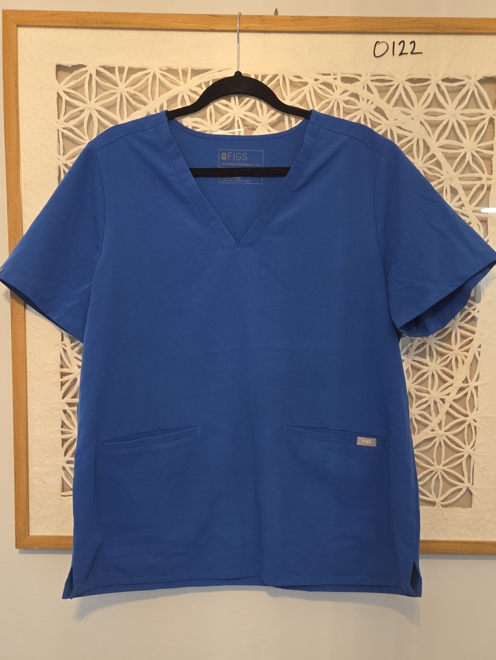 FIGS Casma V-Neck 2-Pocket Scrub Top Royal Blue Women’s XL